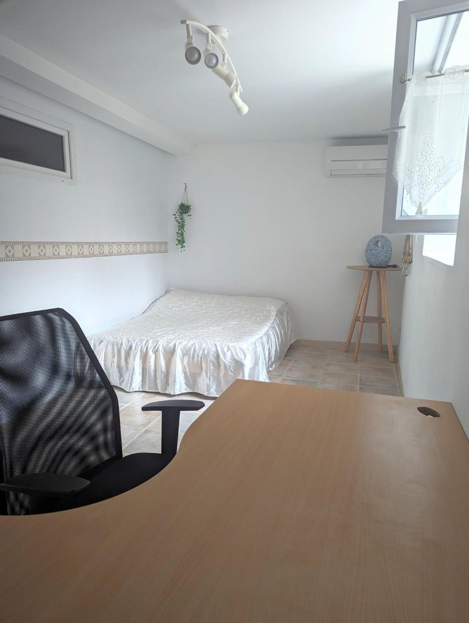Chambre Climatisee Avec Espaces Privatifs Dont Salle De Bain Et Wc La Liviniere Exterior foto